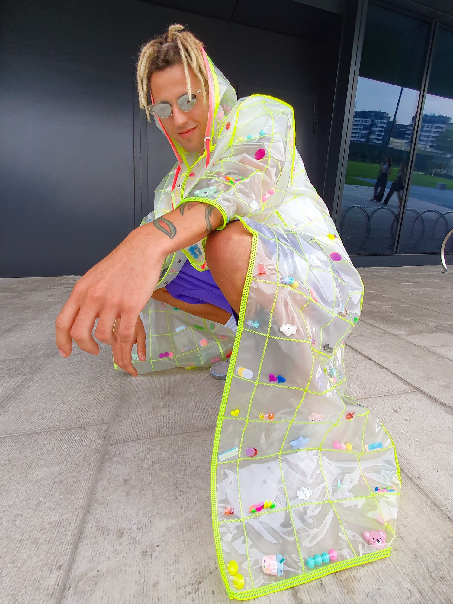 POCKET DIMENSIONS capsule